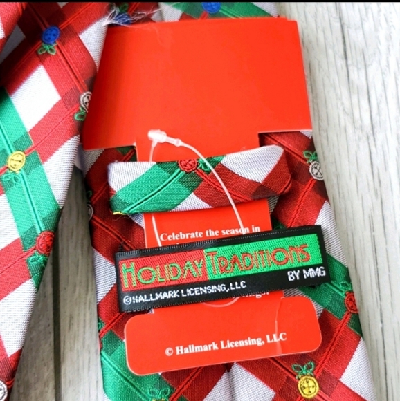 NWT Holiday Traditions - Picture 5 of 5